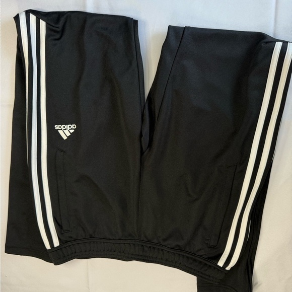 Adidas Black and White Sweater with Iconic Design - Picture 6 of 8